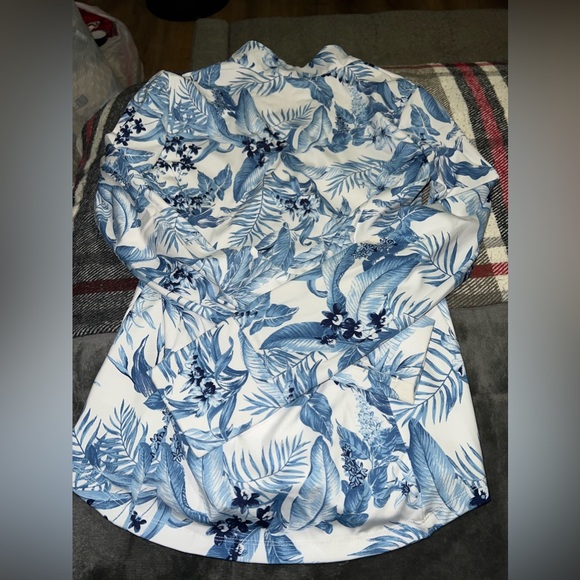 Tommy Bahama 1/4 Zip - Picture 3 of 3
